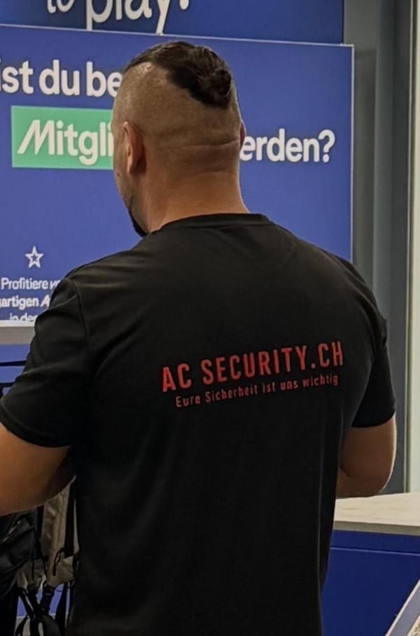 Ladendetektiv von AC Security unauffällig im Verkaufsraum